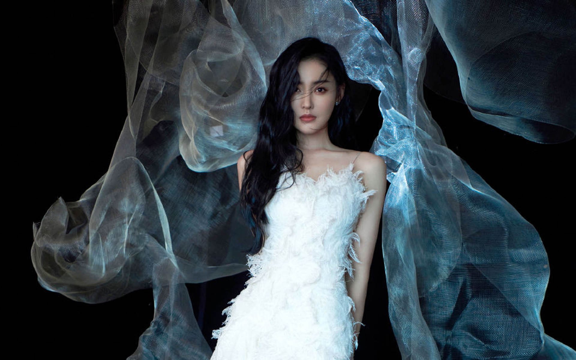 开云体育APP下载-瑞士女足队员团结一心，齐心协力向前进