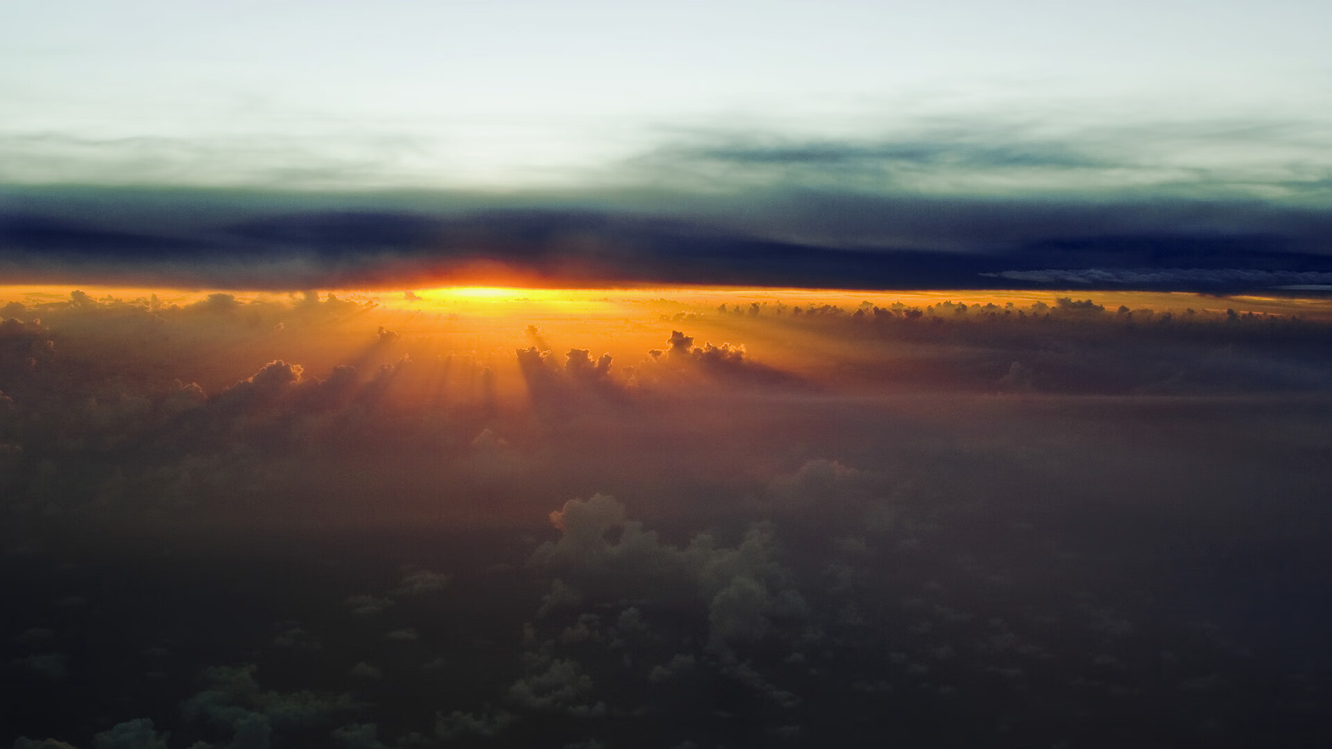 瑞士女足队员团结一心，齐心协力向前进