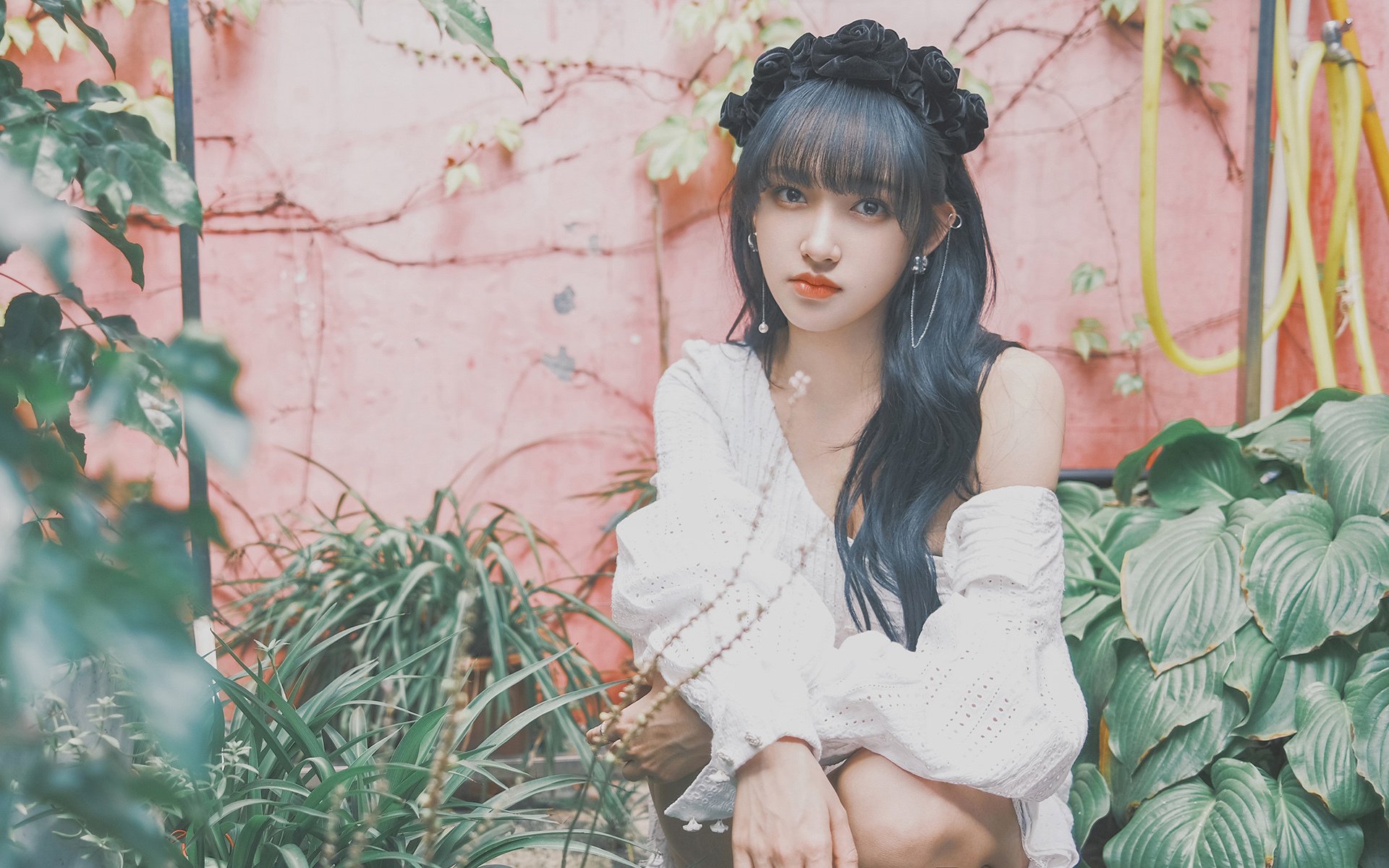 西布朗防线牢固,铝土矿工稳步前行,西布朗纺织