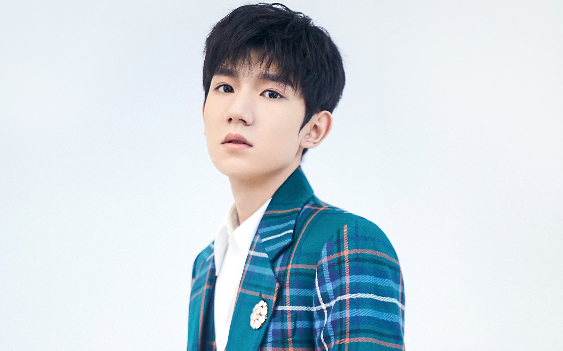 开云平台-英超冲刺激烈：悬念不断，精彩纷呈！，英超冲突